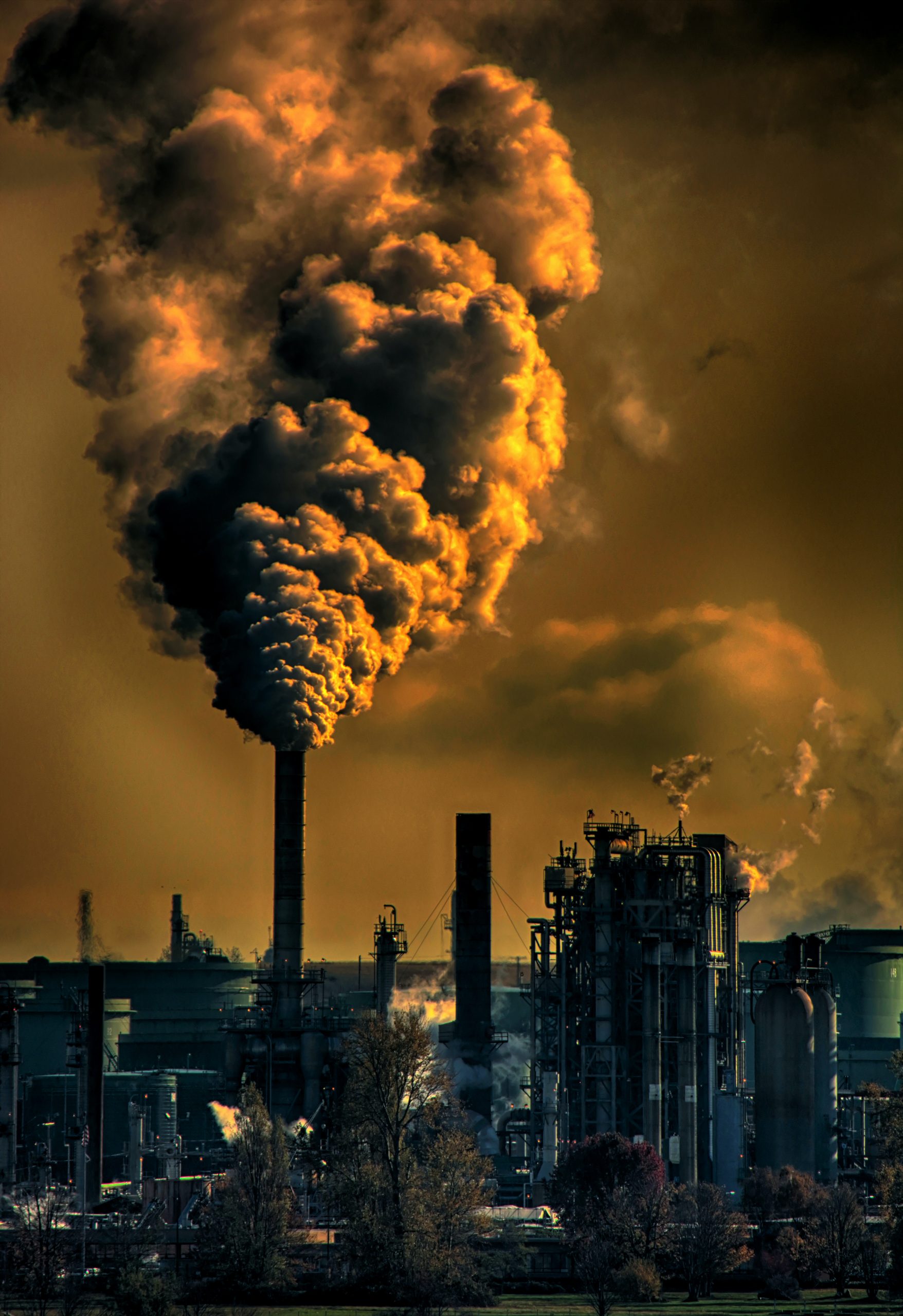 A fosszilis energiahordozókégetése számos környezetszennyező anyagot juttat a légkörbe